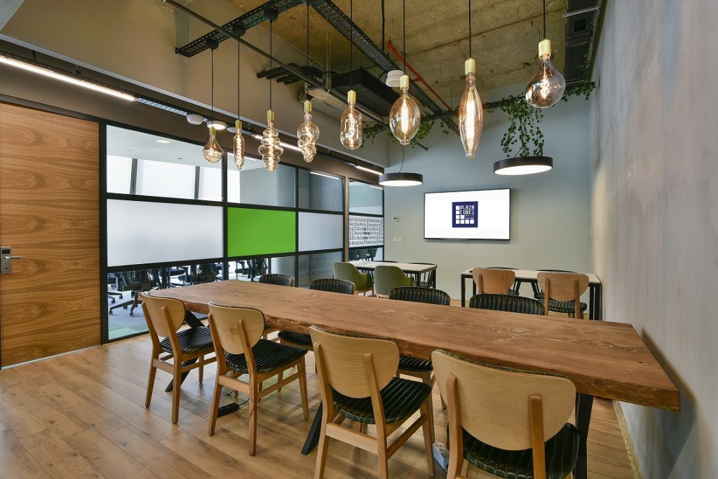 Plaza Cubes Mistral Tower Sanal Ofis